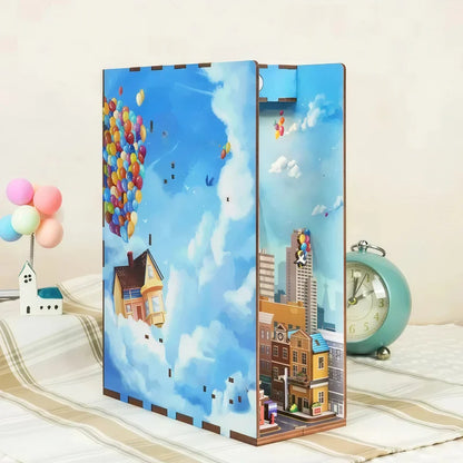 Book Nook Travel With The World – maquette DIY en bois inspirée d’une maison volante et de ballons colorés, décoration miniature pour bibliothèque.